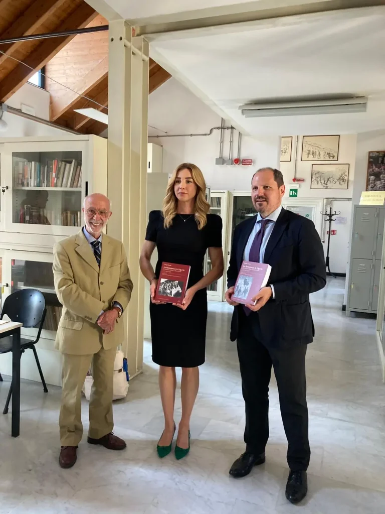 ILSREC visita Sindaca di Genova consegna libro Gimelli