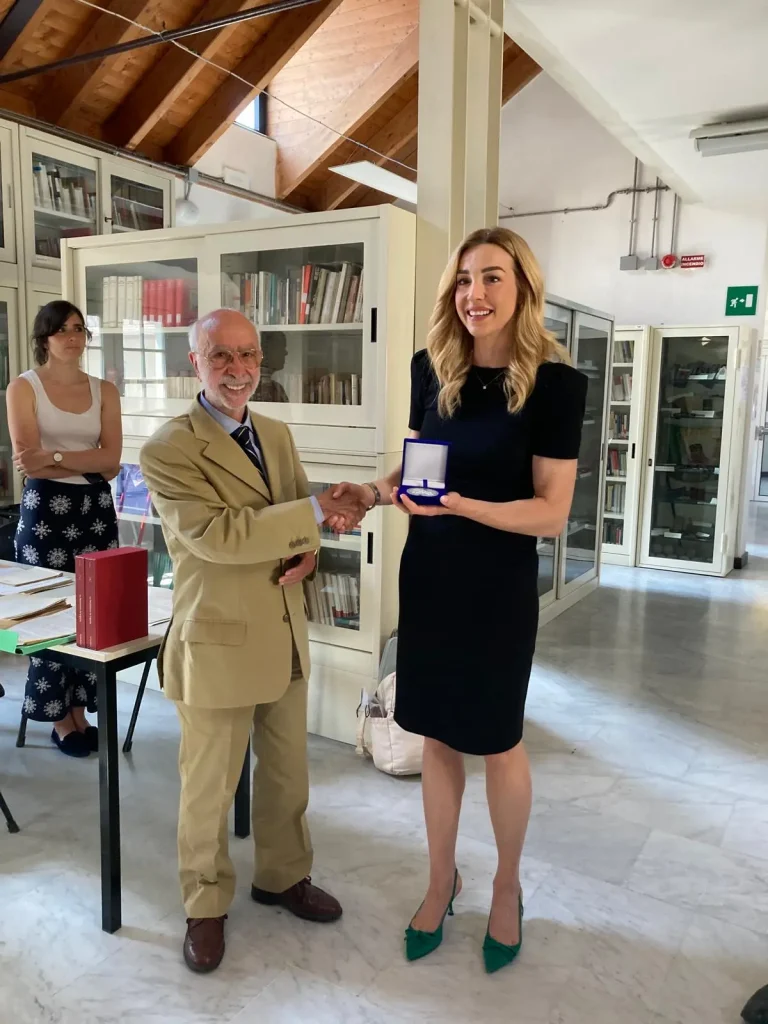 ILSREC visita Sindaca di Genova stretta di mano