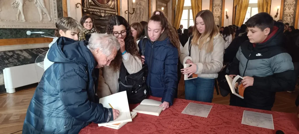 16 gennaio 2025 Gilberto Salmoni Palazzo Tursi Firmacopie studenti 1