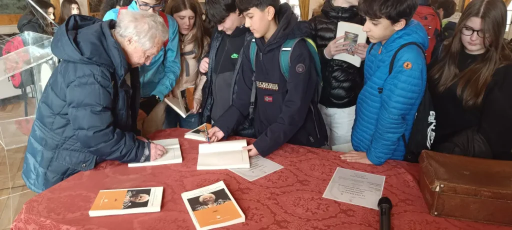 16 gennaio 2025 Gilberto Salmoni Palazzo Tursi Firmacopie studenti 4