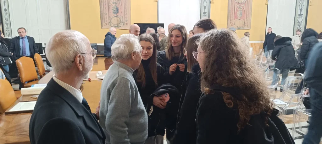 30 Gennaio 2025 Conferenza Persecuzione antiebraica Genova Prof. Chiara Dogliotti G. Salmoni G. Ronzitti Studenti